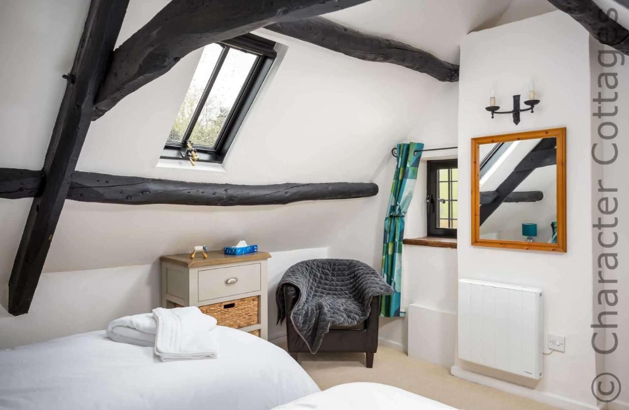 Dove Cottage Naunton Exterior photo